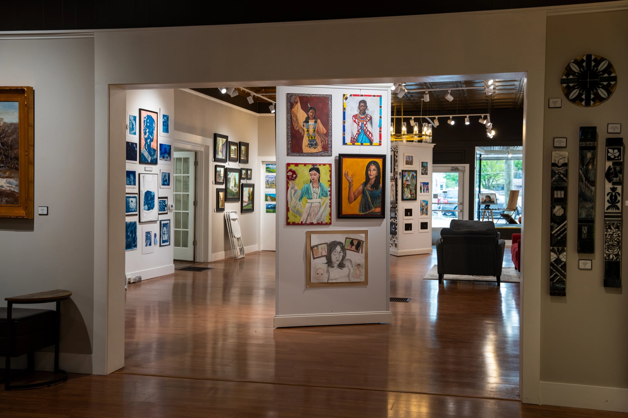 Gallery O2 - Inside2