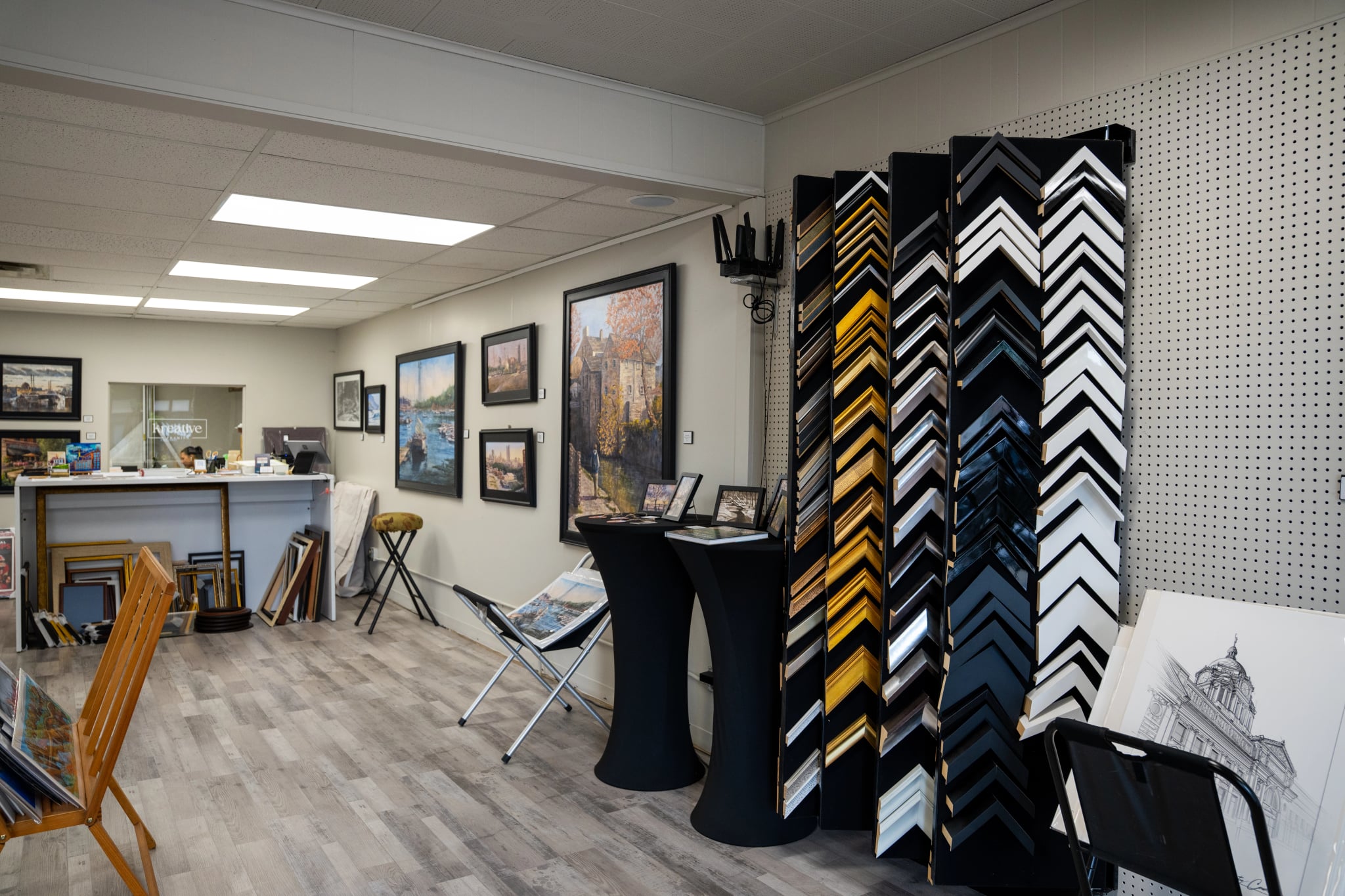 Kreative Framing & Artist Studios - Inside2