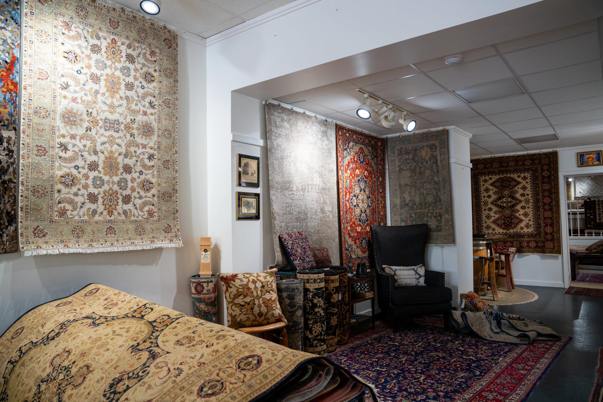 Aaron's Fine Rug Gallery & Sarah Leitch Art - Inside2